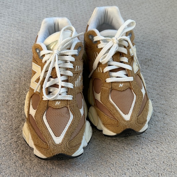 New Balance Tan and Cream Women's Sneakers - Picture 6 of 8